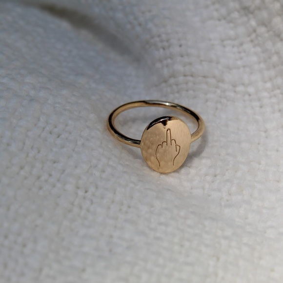 "Middle Finger" Oval Signet Gold Ring - Picture 2 of 6
